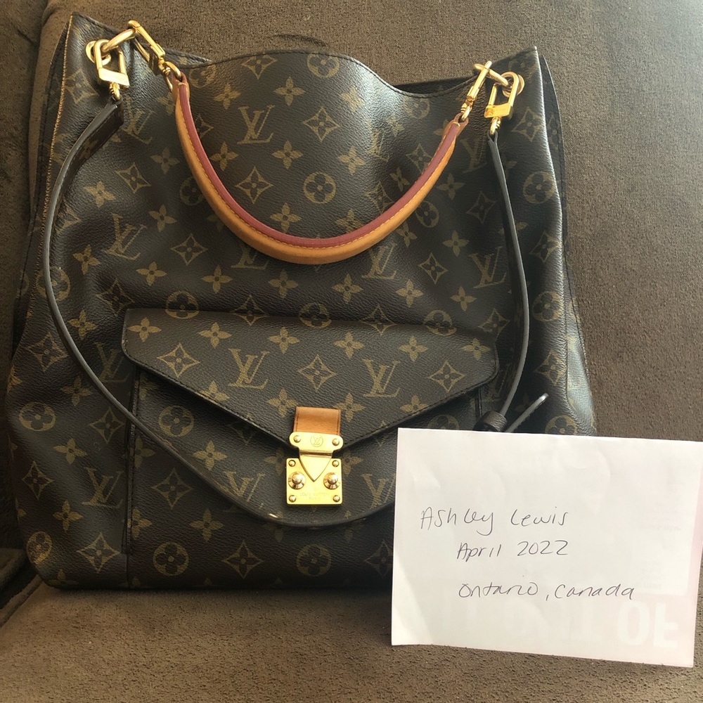 SOLD Authentic Louis Vuitton Métis Hobo